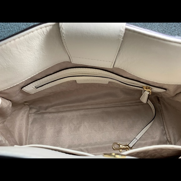 Michael Kors handbag - Picture 6 of 7